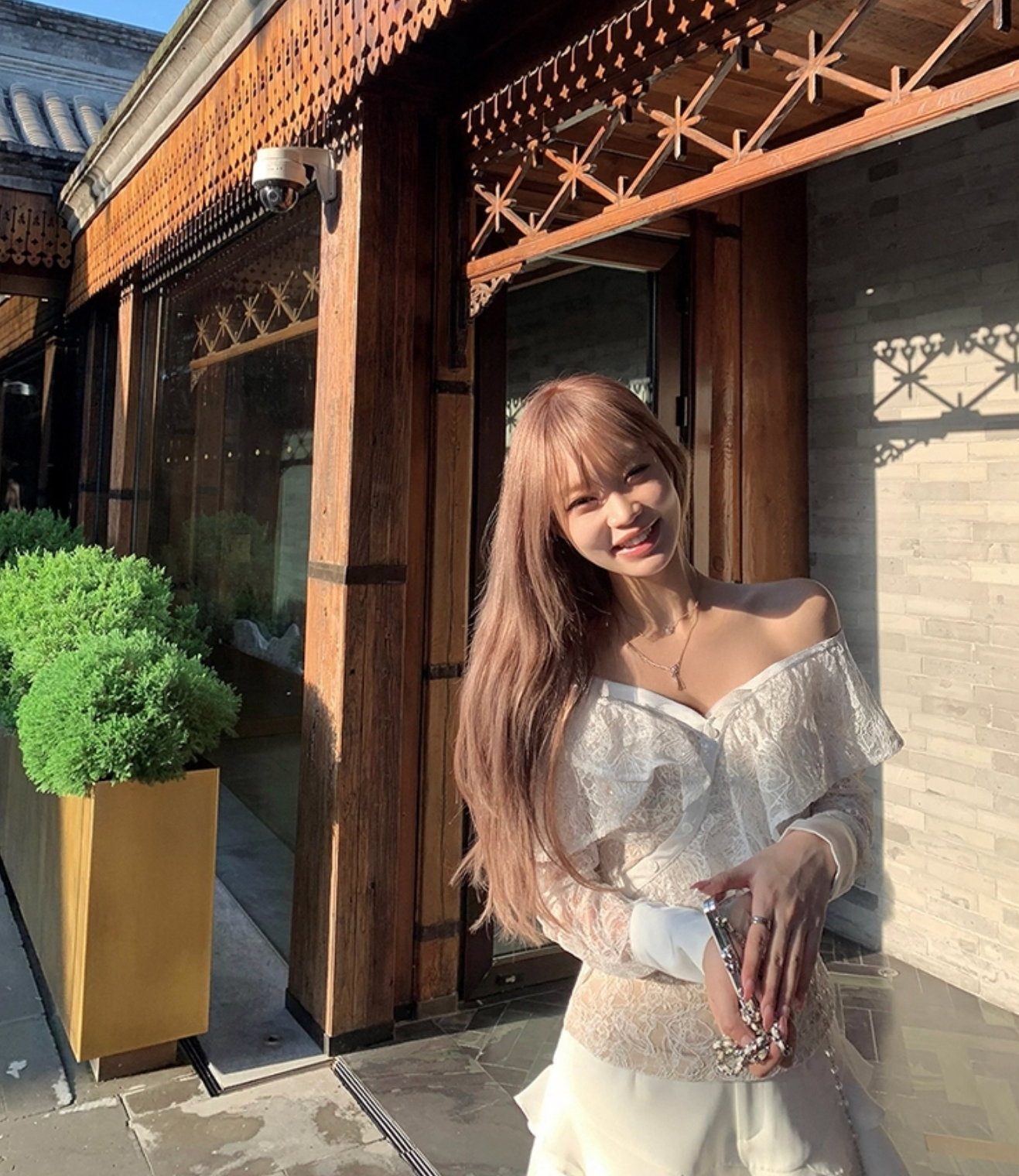 Frill Off shoulder tops フリル オフショルダートップス