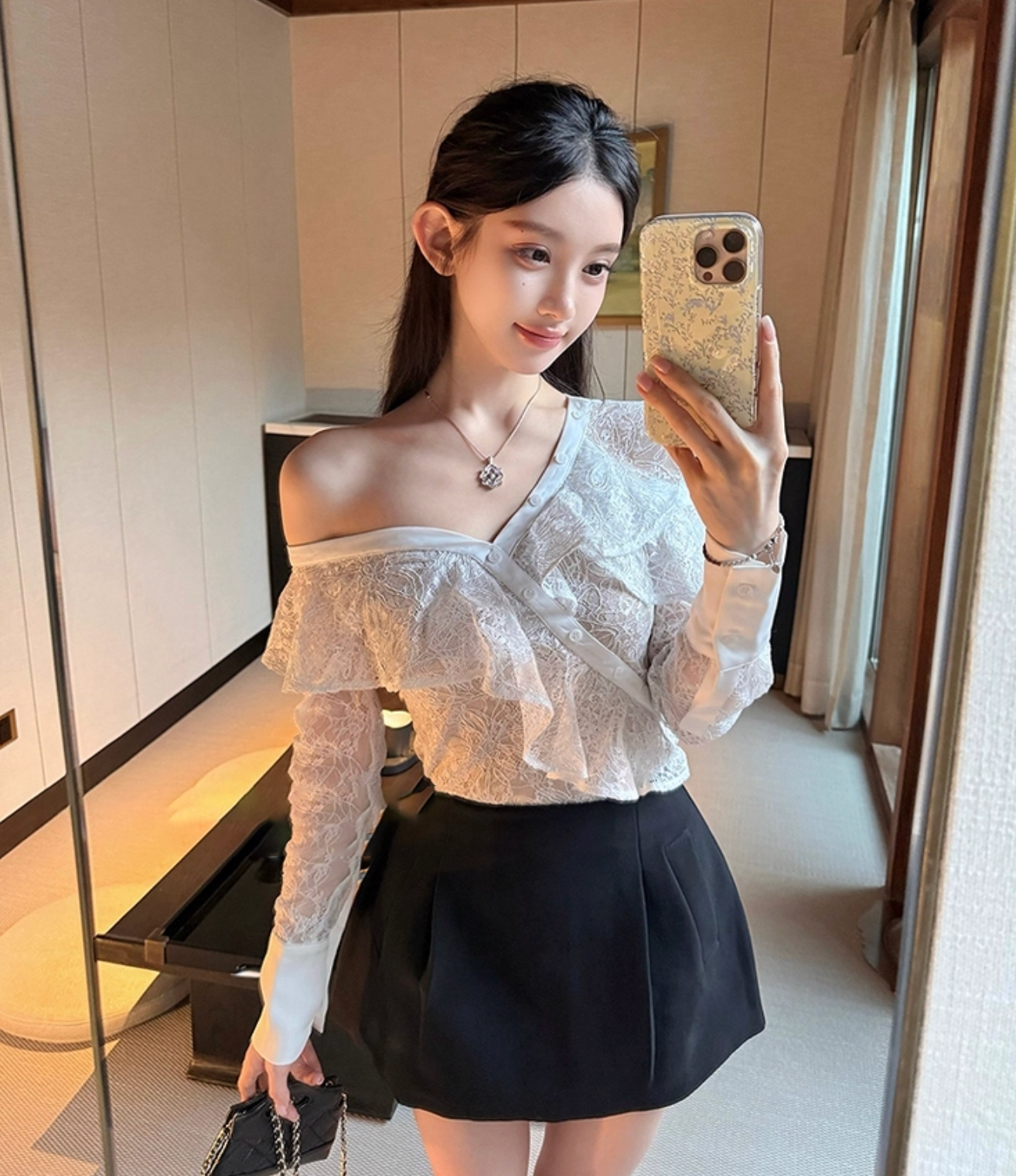 Frill Off shoulder tops フリル オフショルダートップス