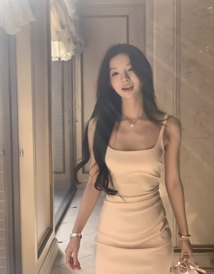 Body consciousress Satin Dress ボディコンシャス サテン ドレス