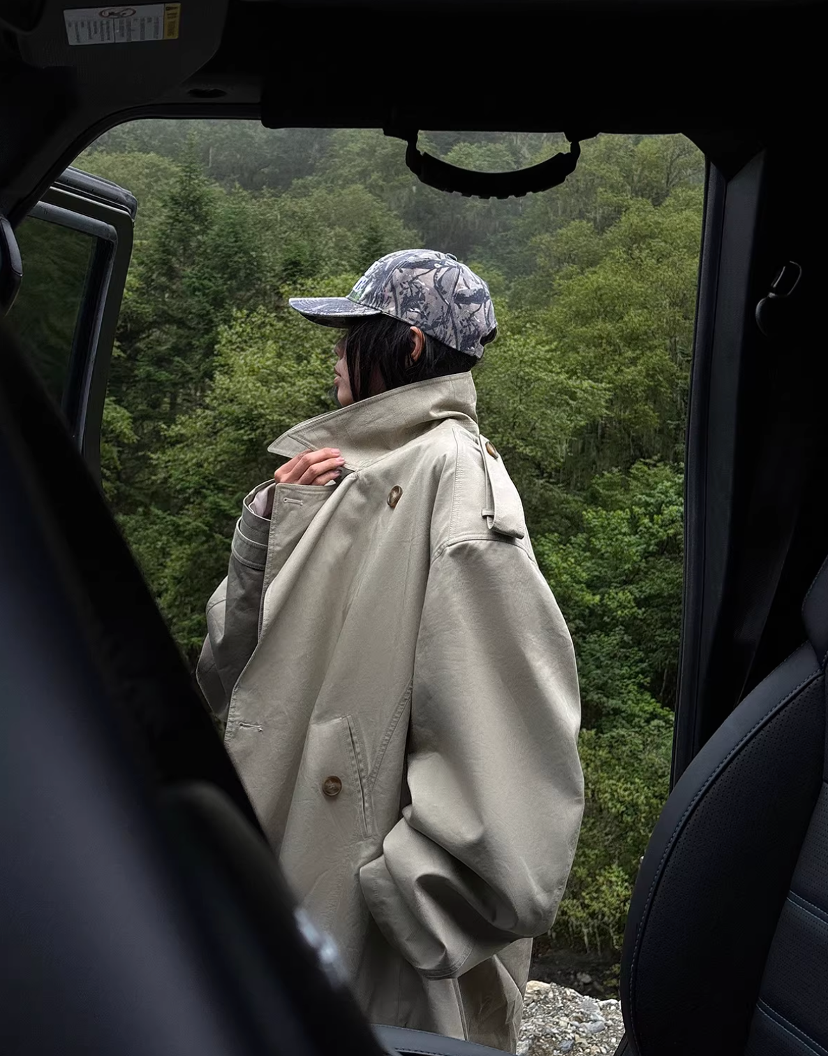 Short Bolume Trench  ショートボリューム トレンチコート