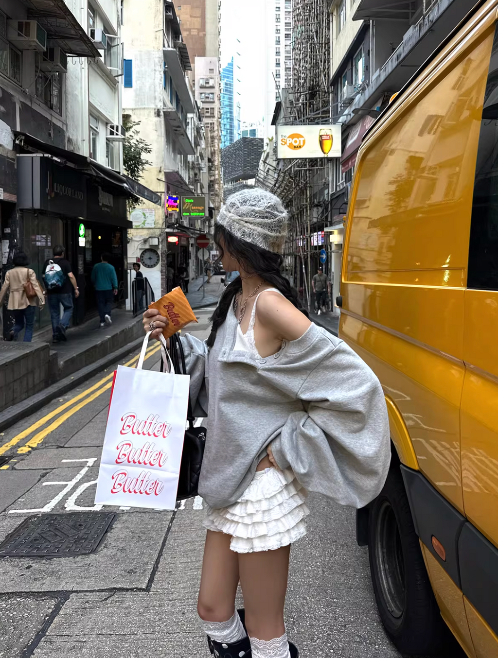 Off Soulder Button sweatshirts オフショルダー ボタン スウェットシャツ