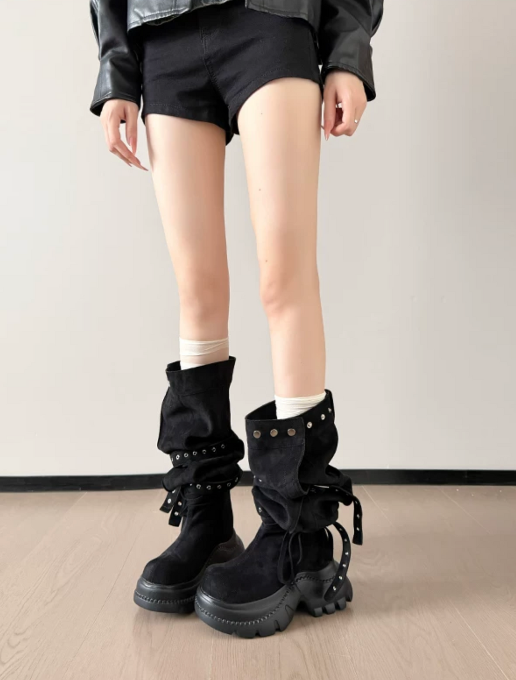 Belted knee-high boots ベルト付きニーハイブーツ