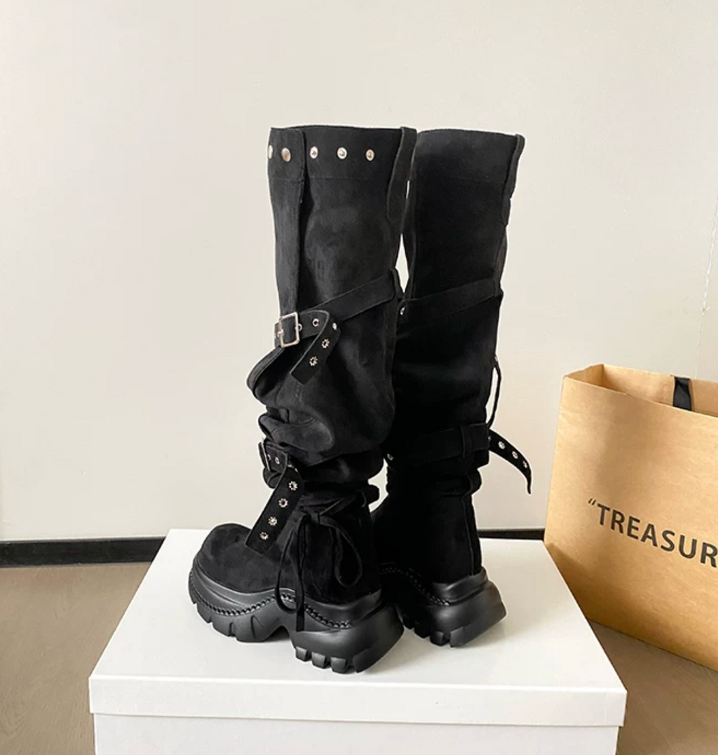 Belted knee-high boots ベルト付きニーハイブーツ