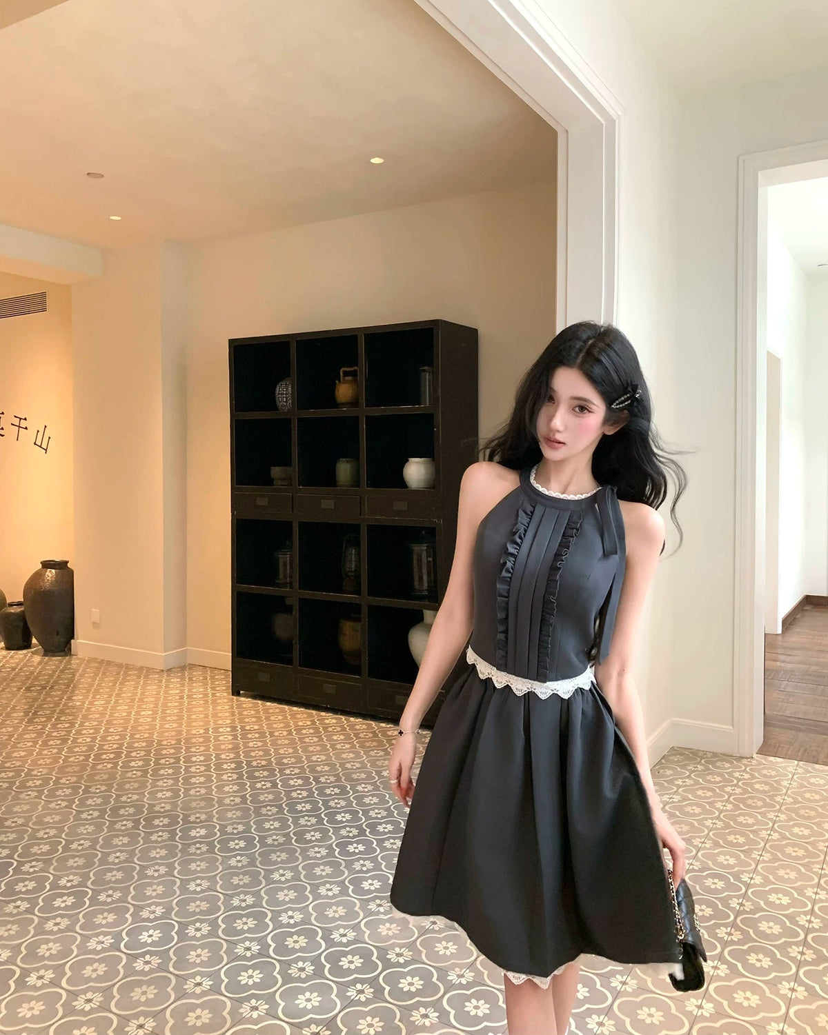 Halter top & lace-trim skirt ホルタートップス&レーストリムスカート