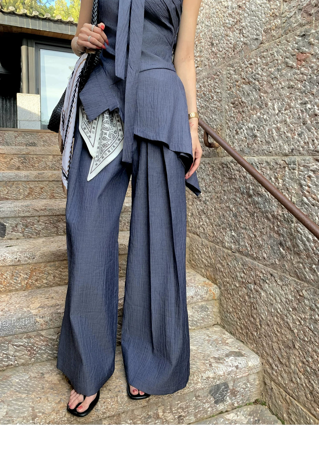 Halter top & wide-leg pants ホルタートップス&ワイドレッグパンツ