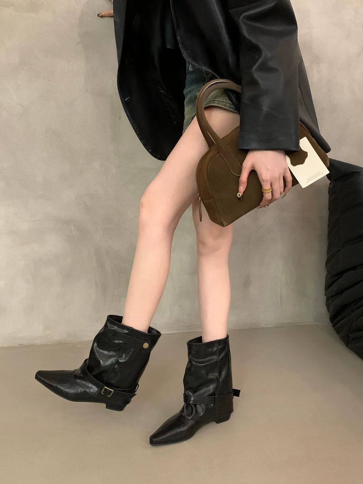 Belt-Buckle Pointed-Toe Ankle Boots ベルトバックルポインテッドトゥショートブーツ