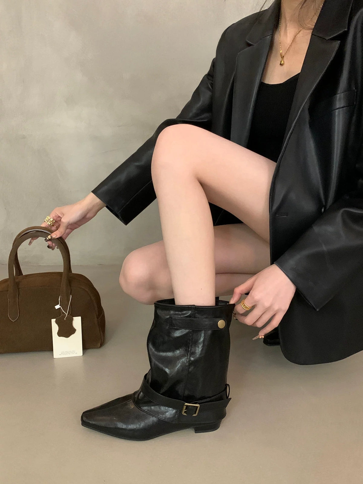 Belt-Buckle Pointed-Toe Ankle Boots ベルトバックルポインテッドトゥショートブーツ