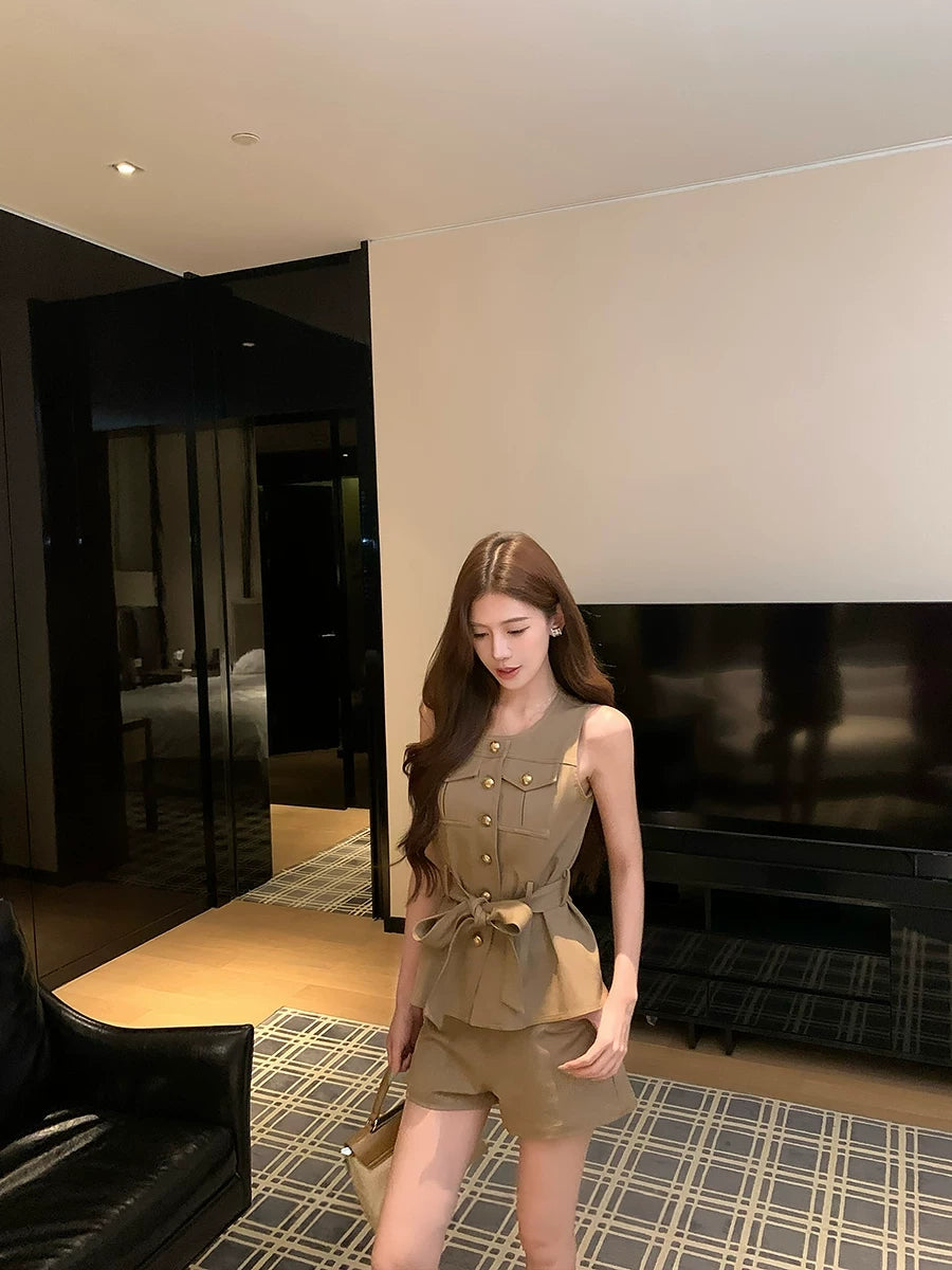 Sleeveless tops & waist ribbon short pants ノースリーブトップス&ウエストリボンショートパンツ