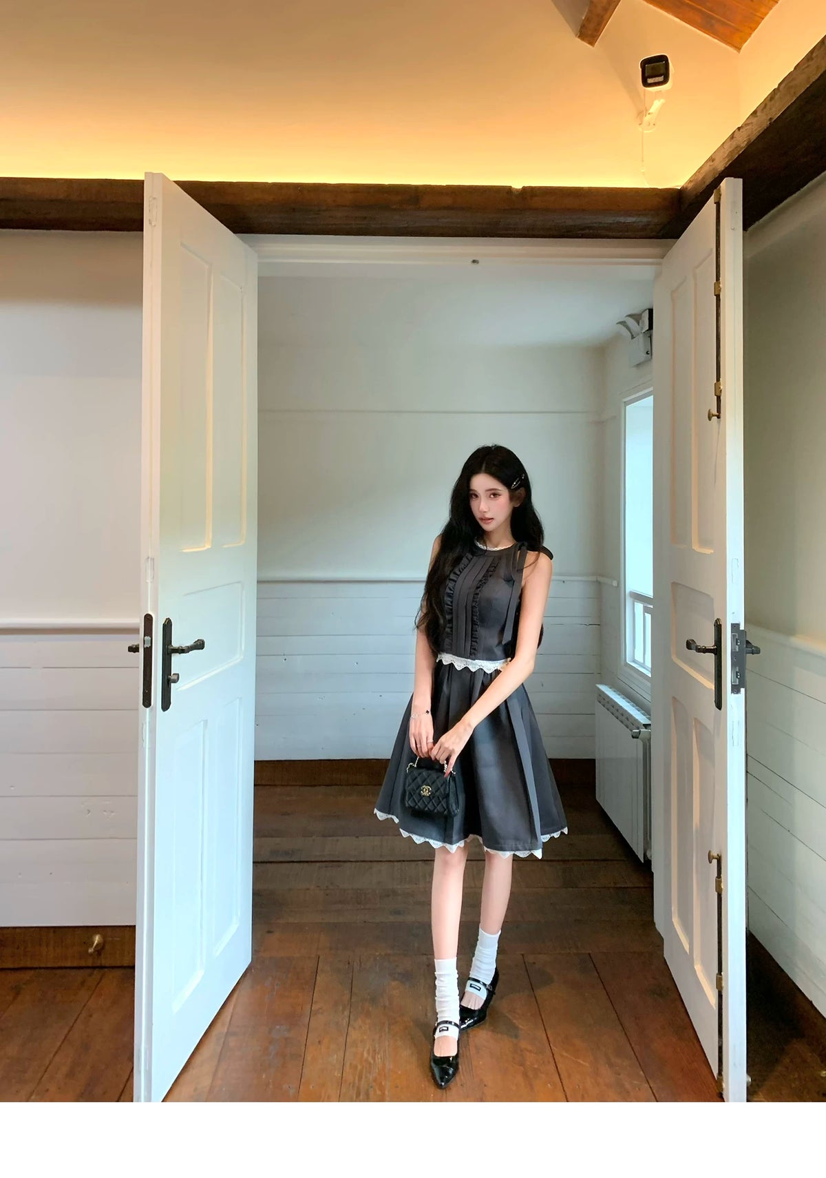 Halter top & lace-trim skirt ホルタートップス&レーストリムスカート