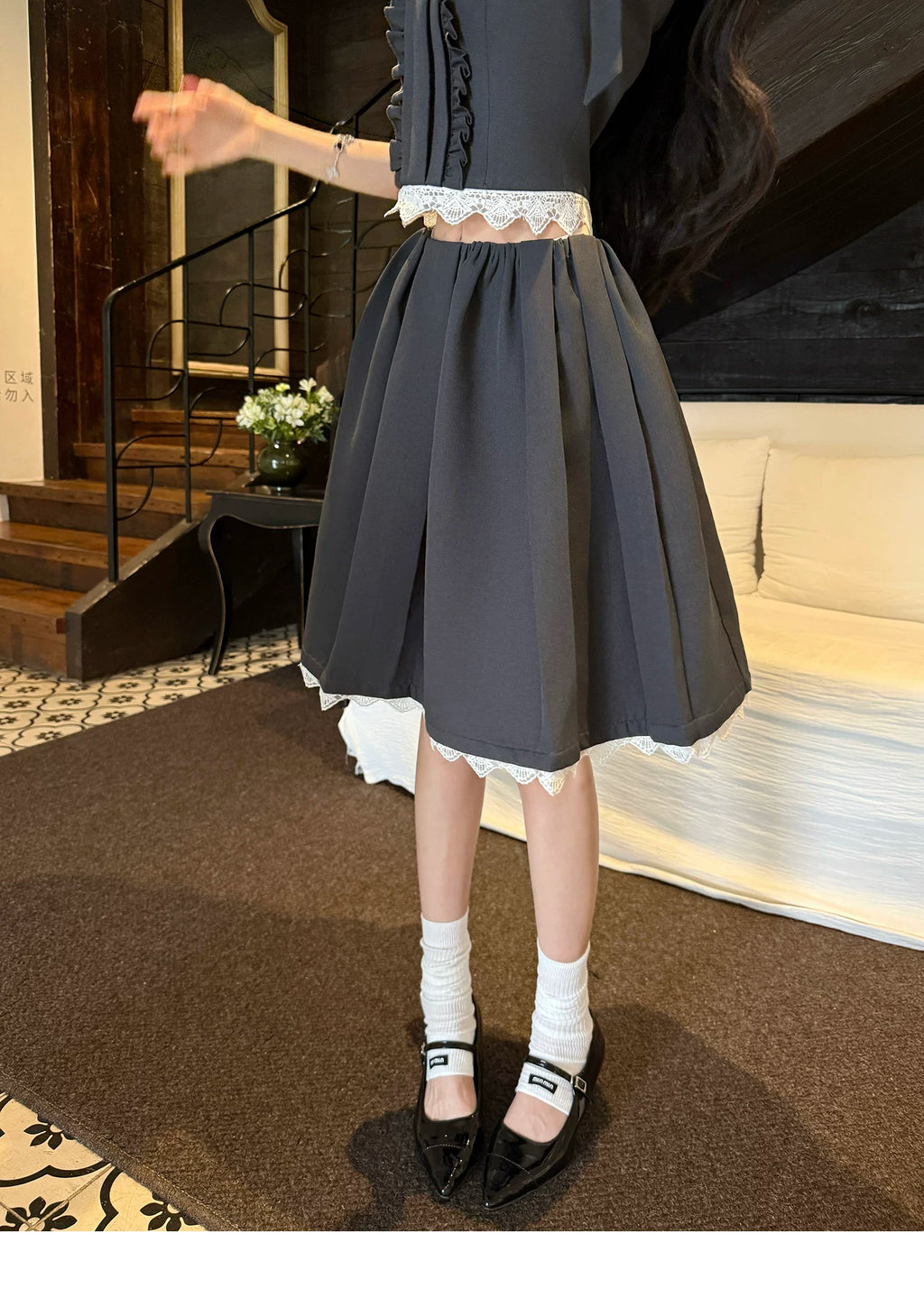 Halter top & lace-trim skirt ホルタートップス&レーストリムスカート