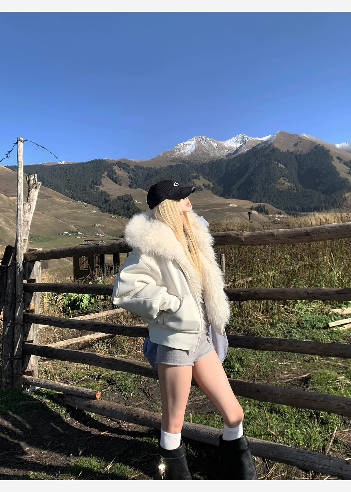 White Food Boa Jacket ホワイト裏起毛ショートフード付きスウェットジャケット